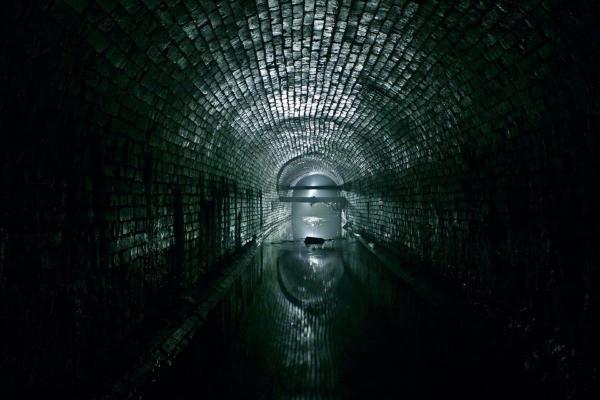 Bild 1 von 5: Der Fluss Neglinka verläuft bereits seit einem Jahrhundert unterirdisch.