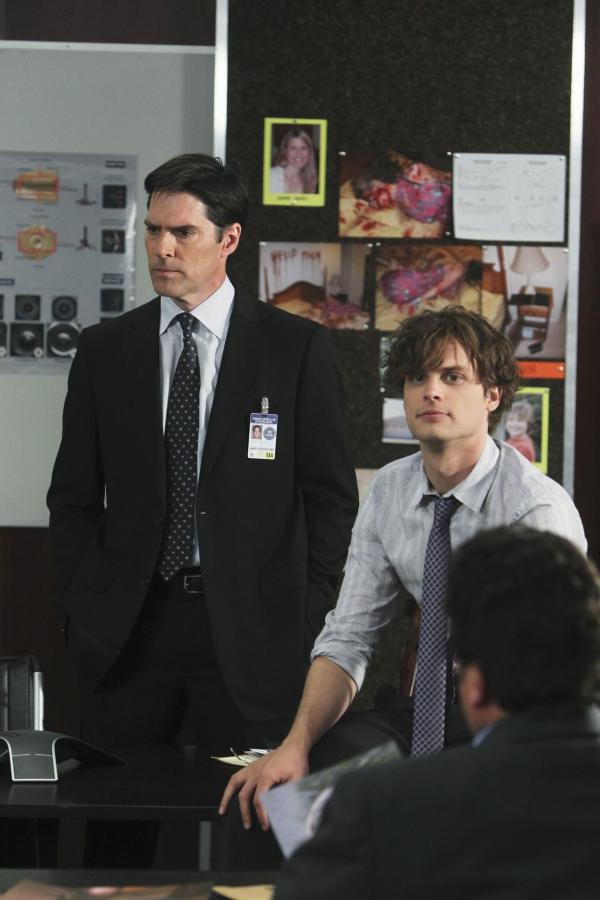 Bild 1 von 20: Ermitteln in einem neuen Fall: Reid (Matthew Gray Gubler, r) und Gibbs (Thomas Gibson, l.) ...