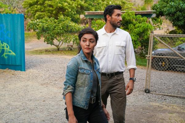 Bild 1 von 12: Lucy Tara (Yasmine Al-Bustami, l.); Jesse Boone (Noah Mills, r.)