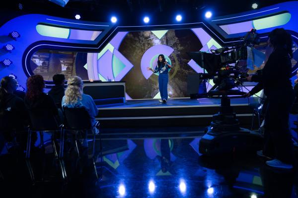 Bild 1 von 7: WOVOR wir Angst haben, ist nicht unbedingt rational. Beispielsweise sind die realen Gefahren in einem Wald bei Nacht viel kleiner als wenn man zum Beispiel ohne Helm mit einem E-Scooter durch die Innenstadt fährt. Wir fürchten uns oft vor den \