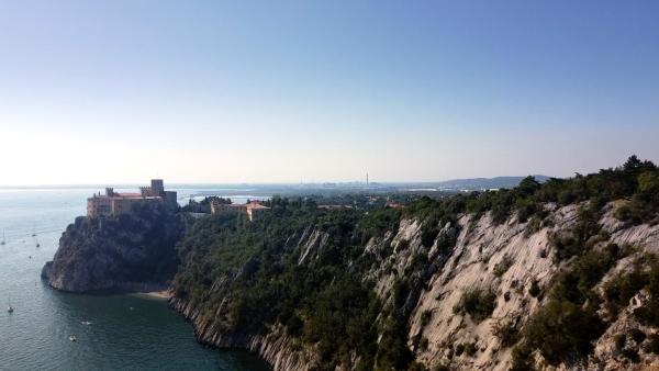 Bild 1 von 9: .