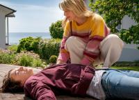 Praxis mit Meerblick - Mutter und Sohn