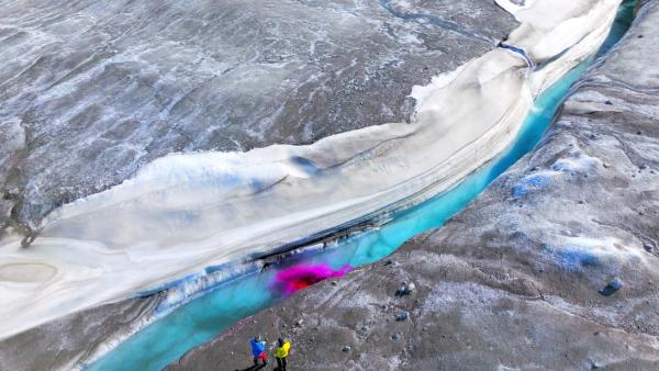 Bild 1 von 15: Methangas-Forschung, Strömungstests mit Kontrastmitteln, bei Kangerlussuaq, Grönland