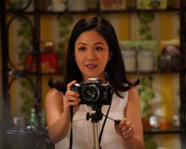 Bild 1 von 11: Jessica Huang (Constance Wu)
