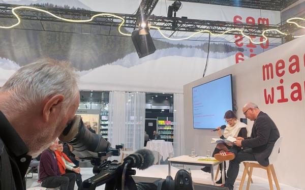 Bild 1 von 4: Literaturkritiker Klaus Kastberger und Autorin Lydia Mischkulnig.