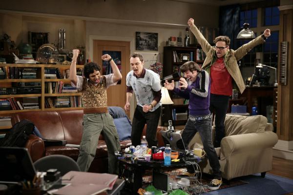 Bild 1 von 19: (v.l.n.r.) Rajesh Koothrappali (Kunal Nayyar); Sheldon Cooper (Jim Parsons); Howard Wolowitz (Simon Helberg); Leonard Hofstadter (Johnny Galecki)