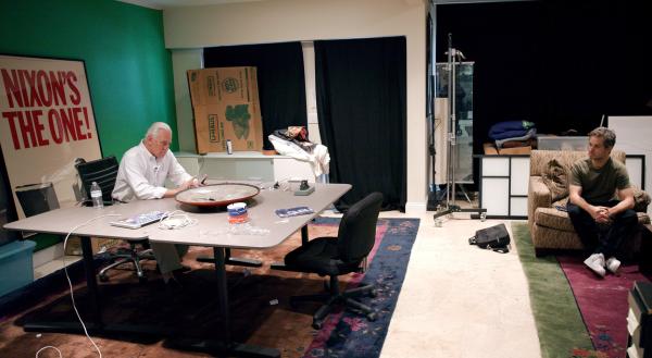 Bild 1 von 7: Politikberater Roger Stone ist ein bekennender Nixon-Fan. Ein Tattoo vom 37. Präsidenten ziert Stones Rücken. Nixons Wahlplakat von 1972 prangt an der Wand. An der Kampagne arbeitete der damals 20-jährige Stone bereits mit.