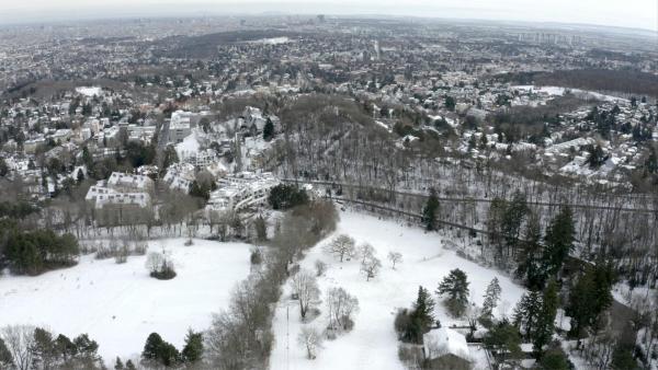 Bild 1 von 11: Im Bild: Drohnenbild, Schnee in Wien.