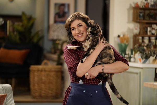 Bild 1 von 16: Kat (Mayim Bialik)