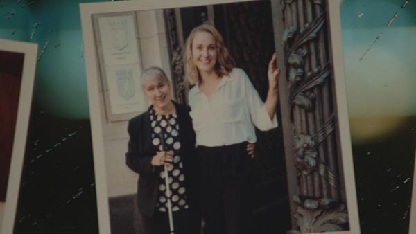 Bild 1 von 6: Foto mit Pamela Pabst (links).