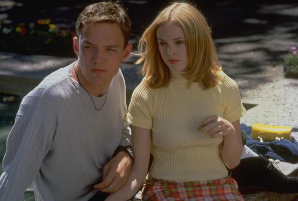 Bild 1 von 10: Stuart (Matthew Lillard, l.), Tatum (Rose McGowan, r.)