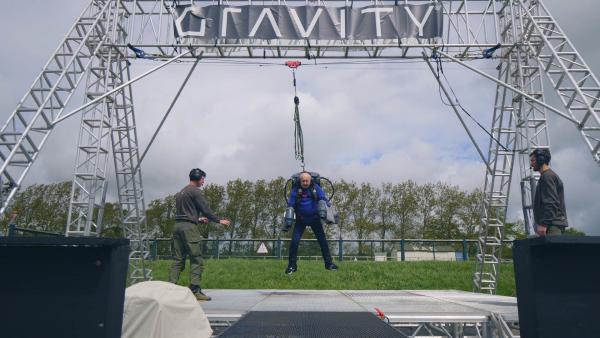 Bild 1 von 4: Abheben wie ein Superheld: Der Jetsuit der britischen Firma Gravity taugt nicht nur als Show-Attraktion, sondern könnte schon bald von Rettungskräften oder Soldaten genutzt werden.