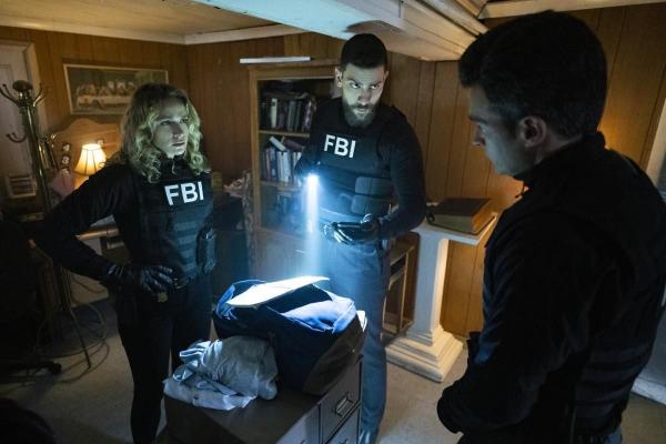 Bild 1 von 8: (v.l.n.r.) Special Agent Nina Chase (Shantel VanSanten); Special Agent Omar Adom 'OA' Zidan (Zeeko Zaki); Special Agent Stuart Scola (John Boyd)