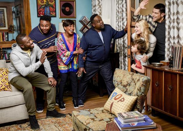 Bild 1 von 18: (1. Staffel) - (v.l.n.r.) Malcolm Butler (Sheaun McKinney); Marty Butler (Marcel Spears); Tina Butler (Tichina Arnold); Calvin Butler (Cedric the Entertainer); Grover Johnson (Hank Greenspan); Gemma Johnson (Beth Behrs); Dave Johnson (Max Greenfield)