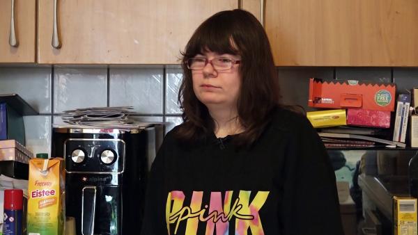 Bild 1 von 2: Selina (20) zieht die Arbeit in einer Behindertenwerkstatt nun doch in Betracht..