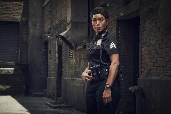 Bild 1 von 19: (5. Staffel) - Athena Grant (Angela Bassett)