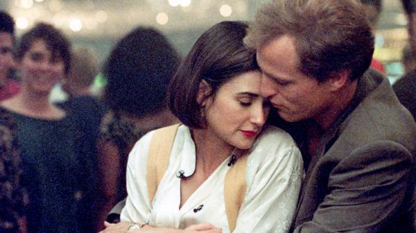 Bild 1 von 2: David (Woody Harrelson) und Diana (Demi Moore) führen eine glückliche Ehe.