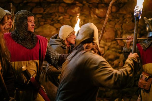 Bild 1 von 13: Im Mittelalter ist es keine Seltenheit, dass Fehden zu Blutfehden ausarten. Eberhard von Münzenberg (Paul Lux) will den Streit gütlich beilegen.