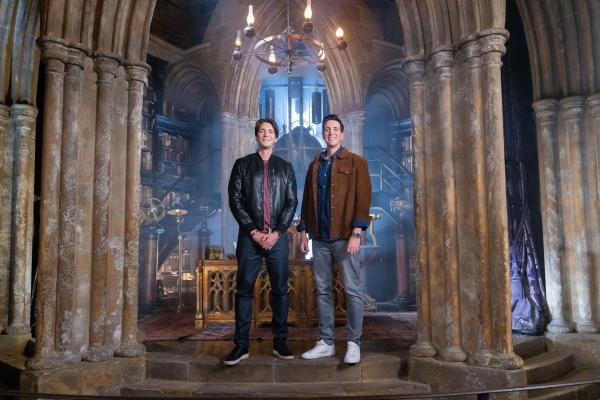 Bild 1 von 9: James Phelps (l.); Oliver Phelps (r.)