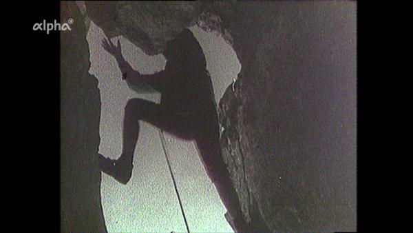 Bild 1 von 2: 1869 wurde in München der Deutsche Alpenverein gegründet. Zum 100-jährigen Jubiläum drehte die \