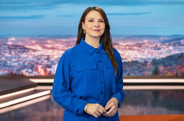 Bild 1 von 2: Montag bis Freitag um 18.15 Uhr im SWR Fernsehen (BW) mit Moderatorin Fatma Mittler-Solak.