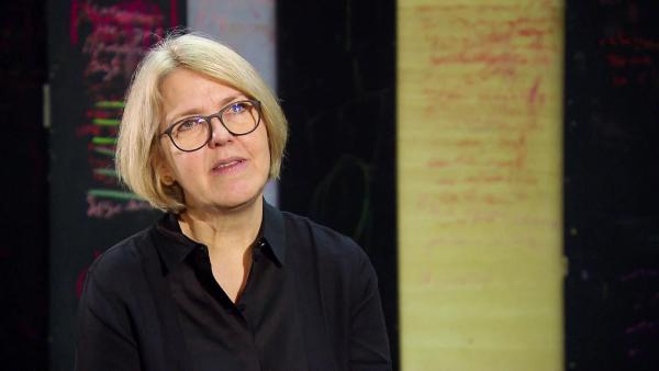 Bild 1 von 8: Im Bild: Meriel Schindler, Rechtsanwältin und Autorin ist die in London lebende Enkelin des Kaffeehausgründers.