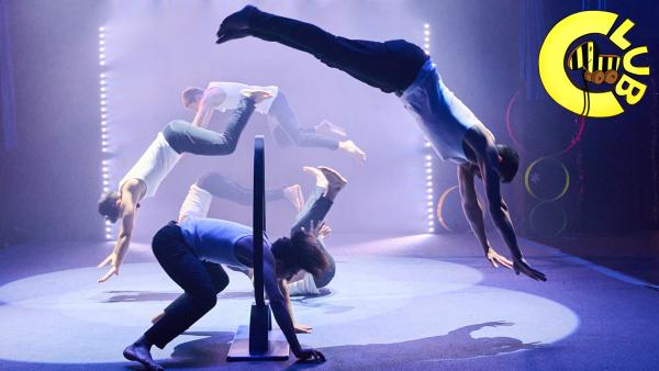 Bild 1 von 3: Der Zirkus ist da! Sechs junge Artistinnen und Artisten von Europas größtem Kinder- und Jugendzirkus Cabuwazi aus Berlin berichten von ihrem Training und zeigen coole Auftritte aus Hoop-Diving und Akrobatik.