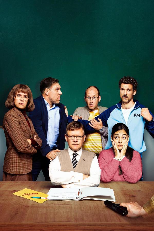 Bild 1 von 1: Im Bild: Anke Engelke (Heidi Lohmann), Thomas Loibl (Holger Arndt), Justus von Dohnányi (Klaus Engelhardt), Torben Kessler (Bernd Vogel), Nilam Farooq (Sarah Schuster), Florian David Fitz (Peter Mertens).