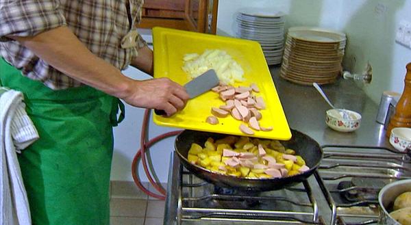 Bild 1 von 6: Im Bild: Lyonerpfanne.