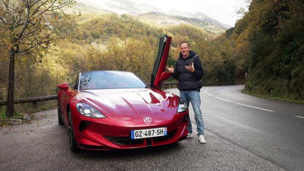 Bild 1 von 4: GRIP-Testfahrer Matthias Malmedie checkt den \