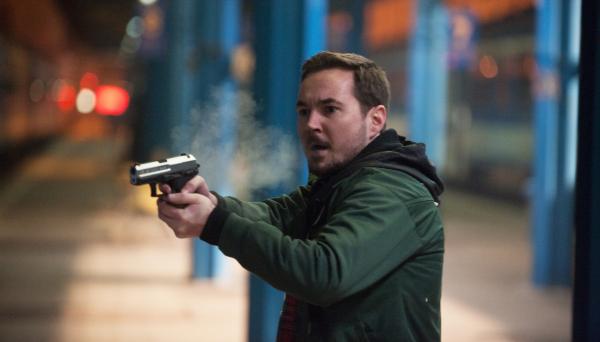 Bild 1 von 15: Metzger (Martin Compston) ist ein gefährlicher Gegner.