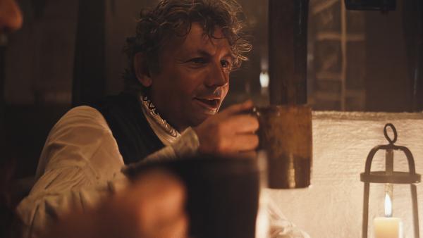 Bild 1 von 6: Einer Sache bleibt er treu bis zum Schluss: dem Alkohol. Er stirbt 1688 an den Folgen seines jahrzehntelangen, exzessiven Alkoholkonsums.