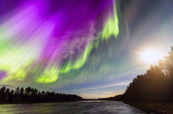 Bild 1 von 4: Im Laufe der Zeit erfanden die nordischen Völker viele Erklärungen für Polarlichter. Eine Legende besagt, dass es sich um Engel handelt, die den Giganten die Haare kämmen.