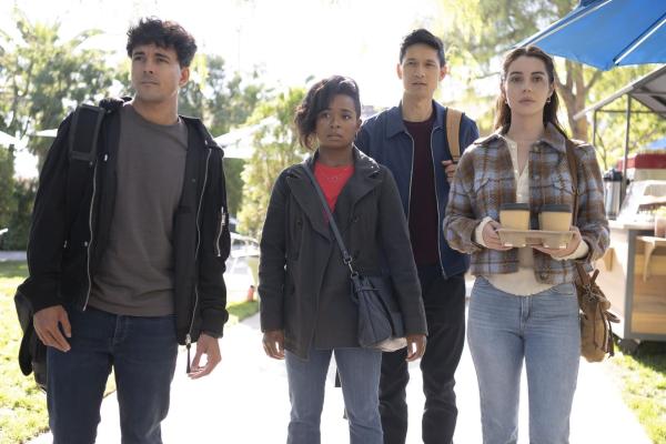 Bild 1 von 16: (v.l.n.r.) Dr. Lucas Adams (Niko Terho); Dr. Simone Griffith (Alexis Floyd); Dr. Benson Kwan (Harry Shum jr.); Dr. Jules Millin (Adelaide Kane)