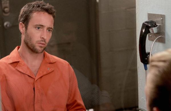 Bild 1 von 42: Als Danny (Scott Caan, r.) Steve (Alex O'Loughlin, l.) im Gefängnis besucht, bringt er einen weiteren Besucher mit, der seine Unschuld beweisen soll ...