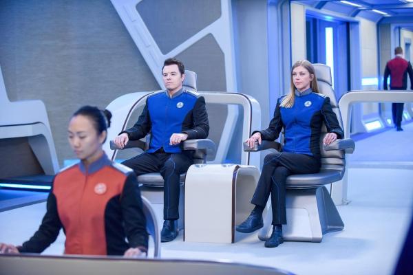 Bild 1 von 36: Im Bild: Seth MacFarlane (Capt. Ed Mercer), Adrianne Palicki (Cmdr. Kelly Grayson).