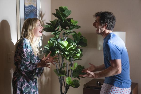 Bild 1 von 3: Misty (Meredith Hagner, l.); Nyles (Andy Samberg, r.)