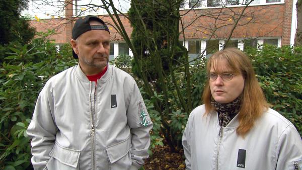 Bild 1 von 2: In Hamburg-Barmbek stehen die Eltern Olaf (53) und Jessica (38) vor neuen Herausforderungen. Im Gerichtstermin kämpft Jessica um die Rückführung ihres gemeinsamen Sohn Josh, der seit einigen Monaten bei einer Pflegefamilie untergekommen ist.