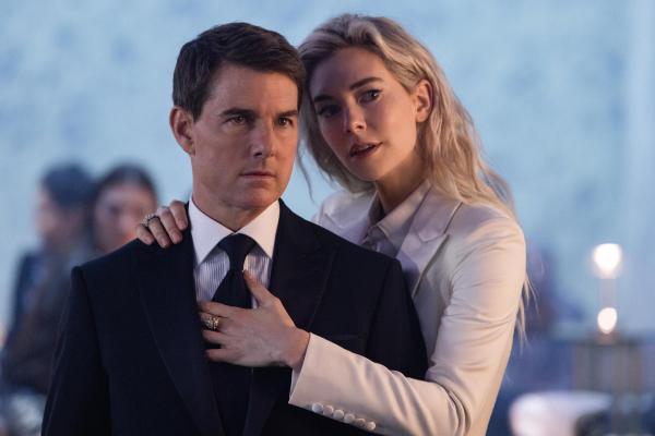 Bild 1 von 29: Im Bild: Tom Cruise (Ethan Hunt), Vanessa Kirby (Weiße Witwe).
