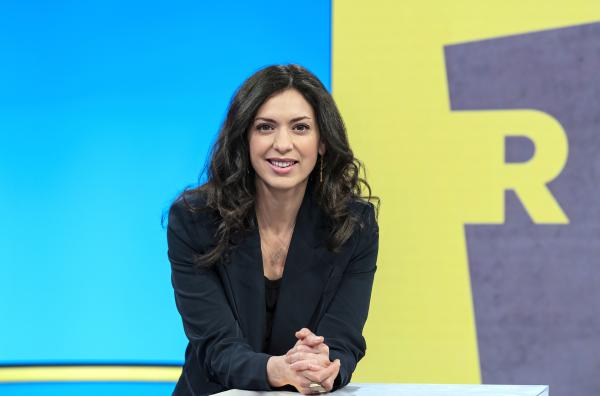 Bild 1 von 2: Nadia Kailouli moderiert \