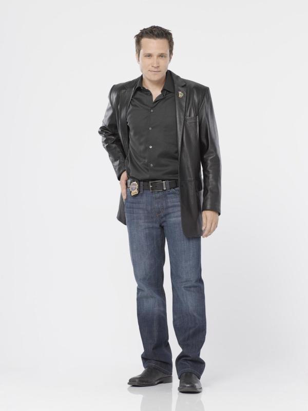 Bild 1 von 41: (2. Staffel) - Immer wieder kann Kevin Ryan (Seamus Dever) mit seltsamen Fakten und Einsichten zur Lösung eines Falles beisteuern.