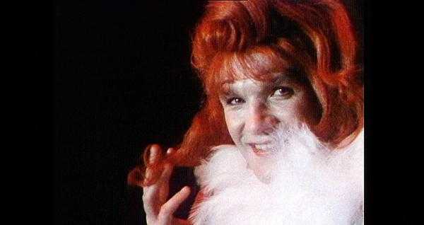 Bild 1 von 4: Nachtleben in Berlin (Ost und West) im Jahr 1990: Travestiekünstler in den Fußstapfen von Zara Leander: \