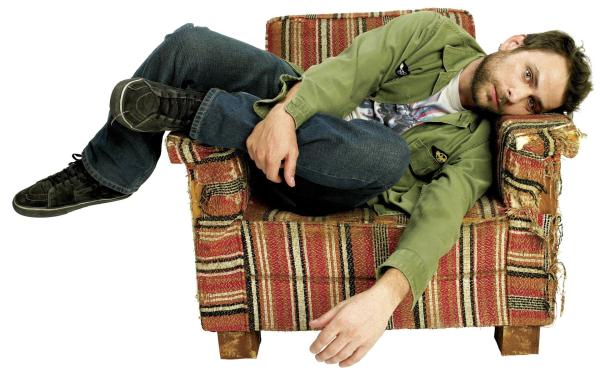 Bild 1 von 24: (4. Staffel) - Charlie Kelly (Charlie Day) legt auf Hygiene keinen besonderen Wert legt, ist stets pleite und verbringt viel Zeit mit Schnüffeln ...