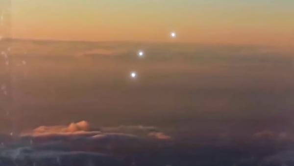 Bild 1 von 5: Ein nicht unerheblicher Anteil aller UFO-Sichtungen wird als hyperwendige Leuchtkugeln beschrieben.