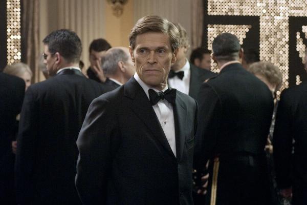 Bild 1 von 8: General George Deckert (Willem Dafoe)