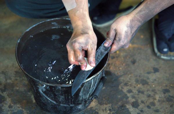 Bild 1 von 3: Das Katana, Japans legendäres Samurai-Schwert: Es steht für Schönheit, Kraft und jahrhundertelange Tradition.