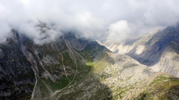 Bild 1 von 10: Im Bild: Die Kernzone des Welterbe-Gebiets Swiss Alps Jungfrau-Aletsch besteht hauptsächlich aus Naturlandschaften des Hochgebirges. 85% der Fläche liegt auf einer Höhe von über 2000 m über dem Meeresspiegel.