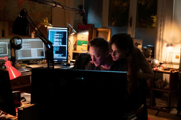 Bild 1 von 3: Billie Vebber (Constance Gay) und Antoine Chappard (Michaël Erpelding) haben mit ihrer illegalen Initiative \