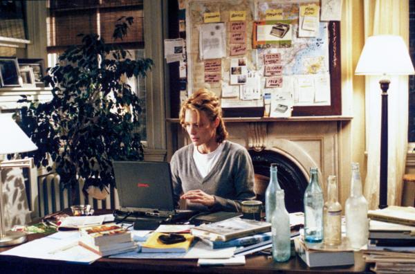 Bild 1 von 4: Theresa (Robin Wright) ist von der Idee besessen, den Verfasser des Liebesbriefes wiederzufinden.