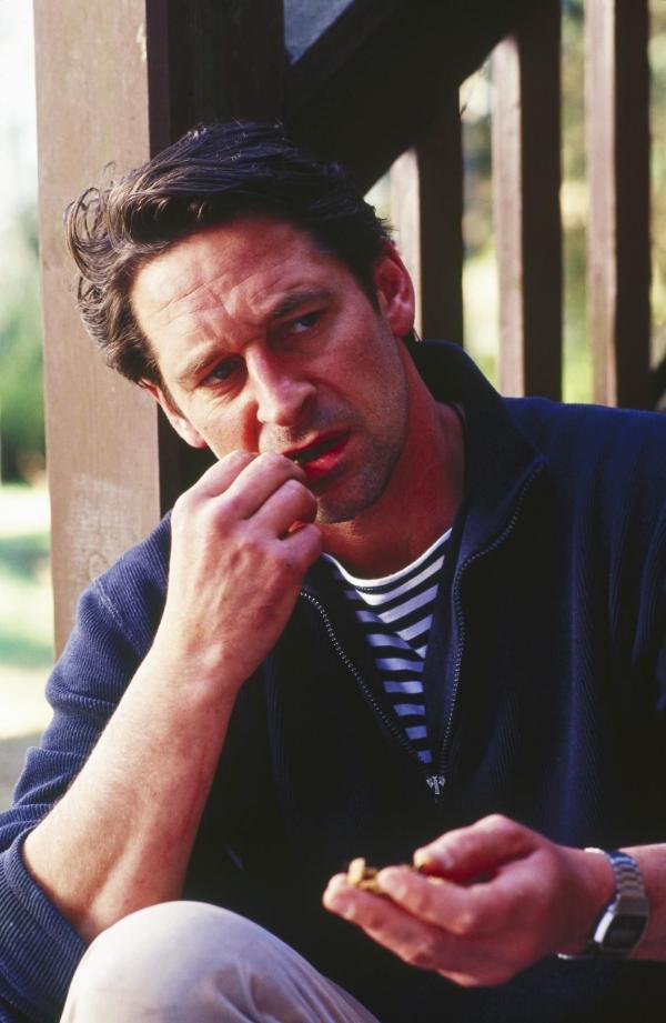 Bild 1 von 12: Leon (Max Tidof) ist der Fotograf des Immobilienmaklers, von dem Ellen das Haus gemietet hat.